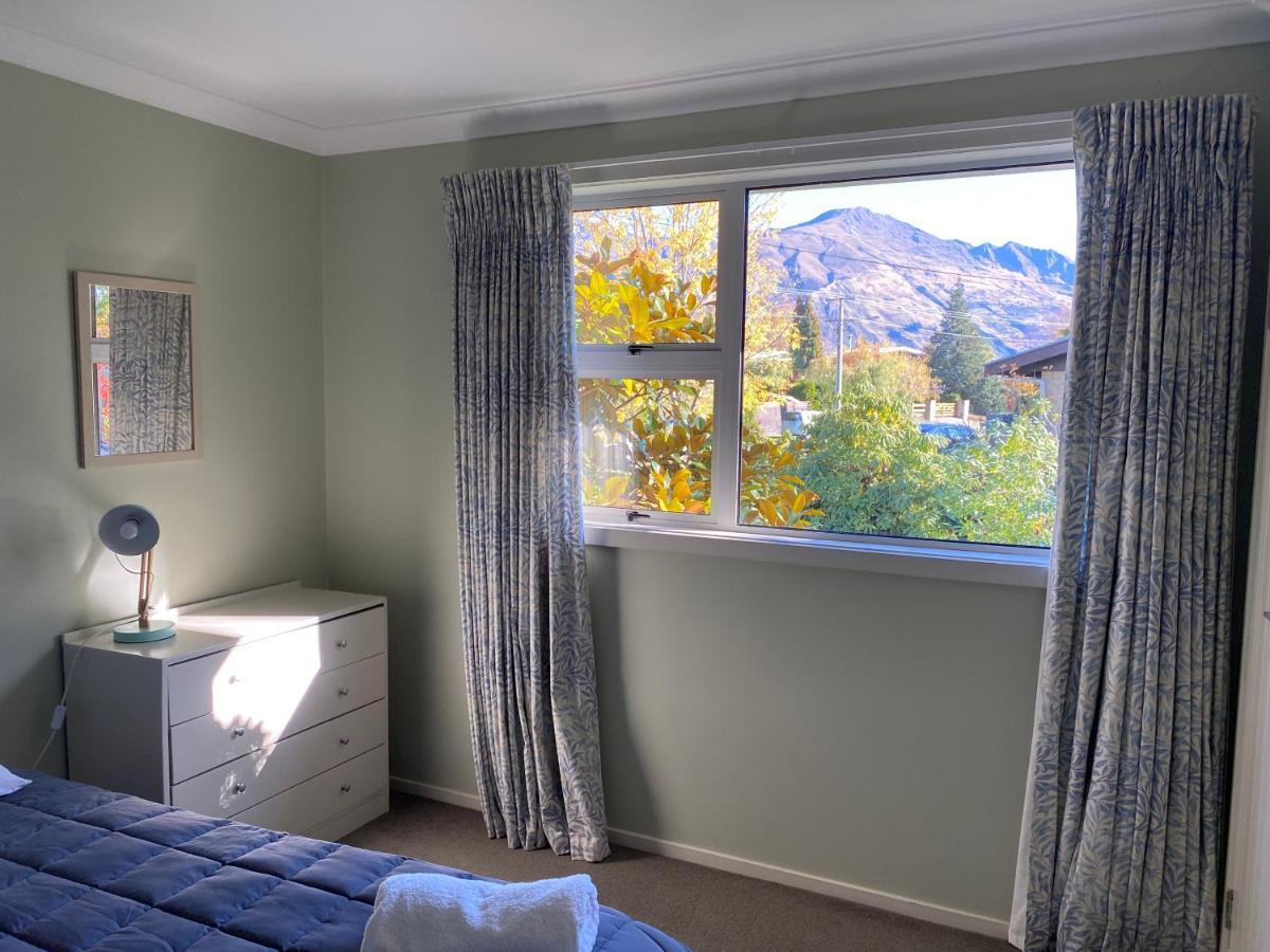 Amazing Aubrey, Walk To Bremner Bay Villa Wanaka Exterior foto